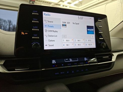 Used 2021 Toyota Sienna LE image 14