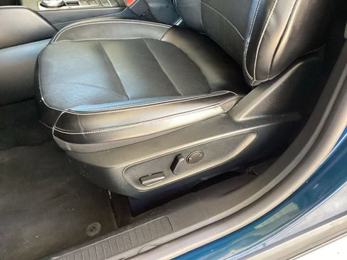 Used 2020 Ford Escape Titanium AWD/4WD image 34