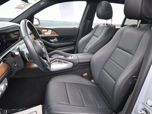Used 2025 Mercedes-Benz GLE 450e 4MATIC w/ Winter Package image 30