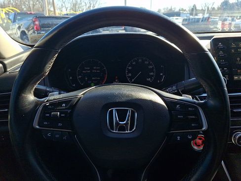 Used 2019 Honda Accord Touring image 18