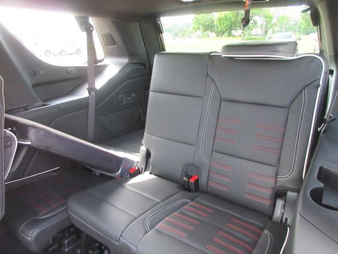 New 2026 GMC Yukon AT4 Ultimate AWD/4WD image 13