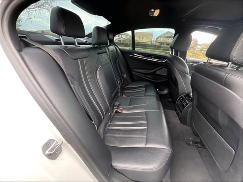 Used 2019 BMW 540i w/ Premium Package image 27