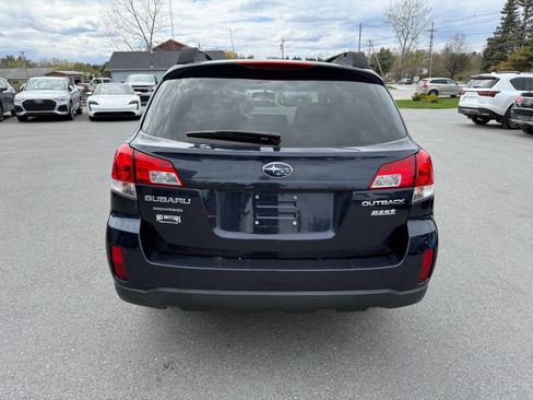 Used 2013 Subaru Outback 2.5i Premium w/ All-Weather Pkg AWD/4WD image 9