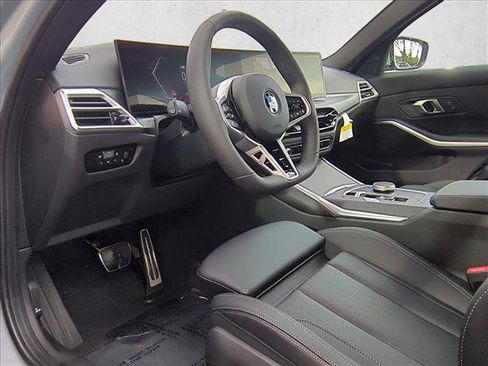 Used 2026 BMW 330i Sedan w/ M Sport Package RWD image 10