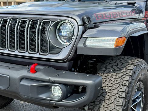 Used 2026 Jeep Wrangler Unlimited Rubicon AWD/4WD image 9