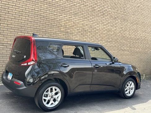 Used 2022 Kia Soul LX w/ Technology Package FWD image 17