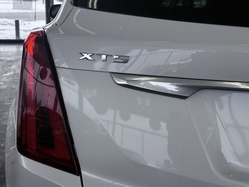 Used 2021 Cadillac XT5 Premium Luxury image 32