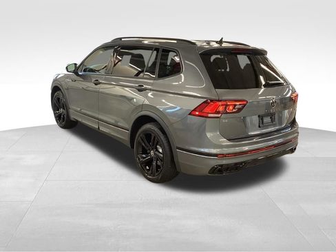 Used 2023 Volkswagen Tiguan SE R-Line AWD/4WD image 3