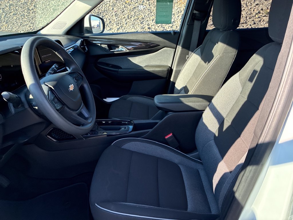 Used 2025 Chevrolet TrailBlazer LT FWD image 10