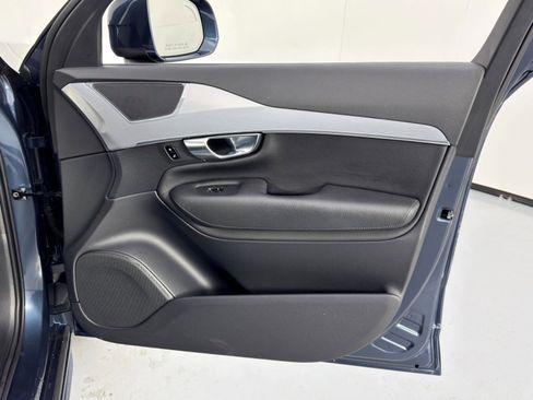 Used 2018 Volvo XC90 T8 Momentum w/ Convenience Package image 45