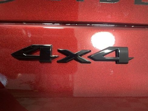 New 2025 Jeep Grand Cherokee Altitude image 9