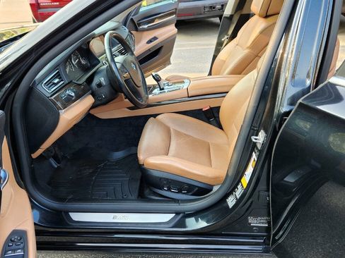 Used 2011 BMW 750Li xDrive image 26