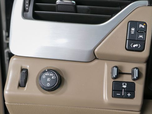 Used 2020 GMC Yukon SLT w/ Premium Edition RWD image 24