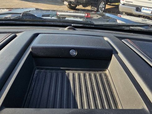 Used 2019 Ford F150 Platinum w/ Equipment Group 701A Luxury image 24