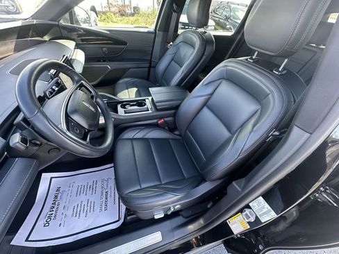 Used 2025 Lincoln Nautilus Premier w/ Jet Appearance Package AWD/4WD image 17