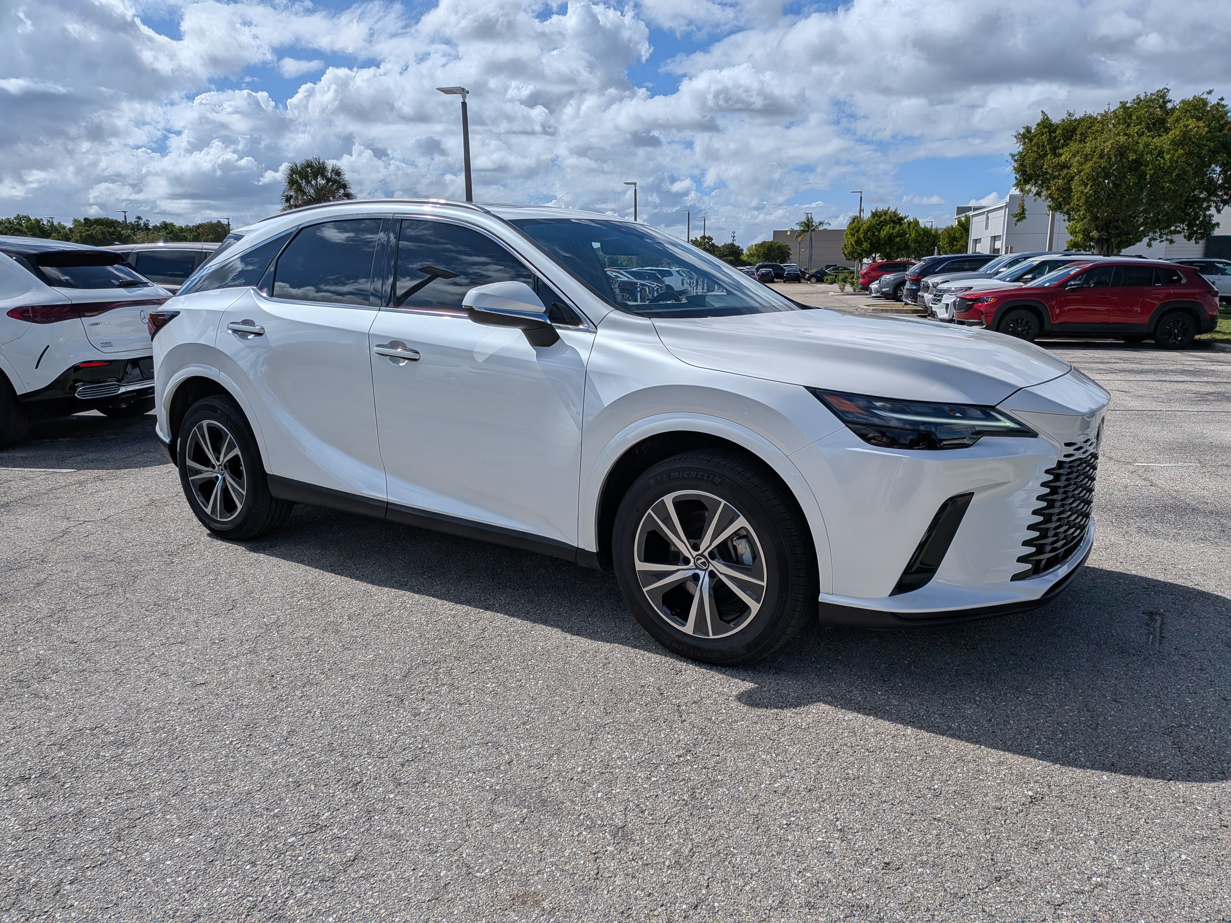 Used 2026 Lexus RX 350h AWD/4WD image 2