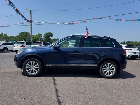 Used 2014 Volkswagen Touareg Sport AWD/4WD image 2