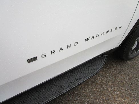 New 2026 Jeep Grand Wagoneer Limited w/ Convenience Group I image 13