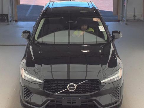 Used 2025 Volvo XC60 T8 Core w/ Protection Package Premier AWD/4WD image 2