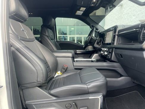 Used 2026 Ford F250 Platinum w/ FX4 Off-Road Package image 5