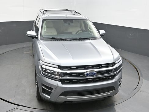 Used 2022 Ford Expedition Limited image 36