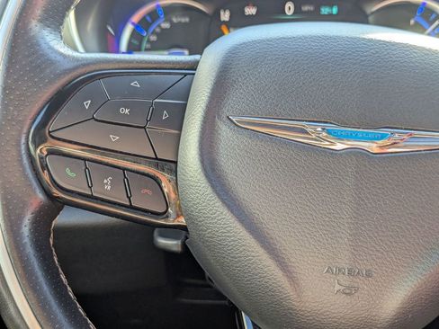 Used 2020 Chrysler Pacifica Limited w/ Quick Oder Package 2EV RED-S image 13