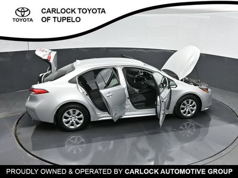 Used 2025 Toyota Corolla LE FWD image 57