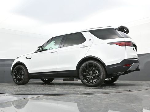 New 2025 Land Rover Discovery S AWD/4WD image 40