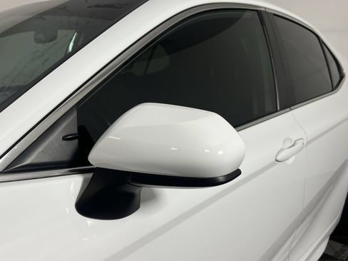 Used 2020 Toyota Camry SE FWD image 12