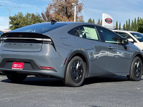 New 2026 Toyota Prius Plug-In Hybrid image 3