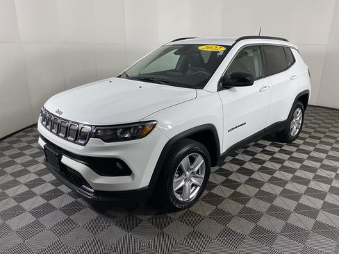Used 2022 Jeep Compass Latitude image 10