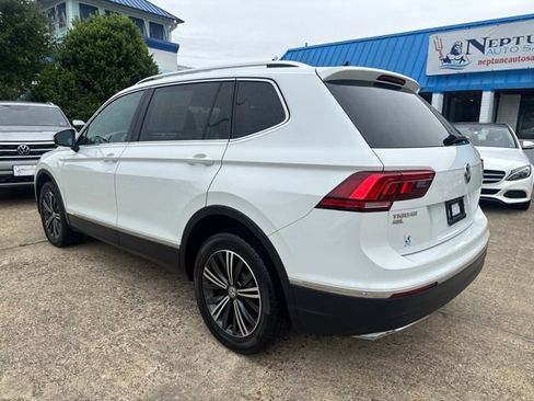 Used 2018 Volkswagen Tiguan SEL AWD/4WD image 7