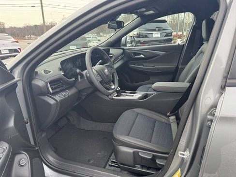 New 2026 Buick Envista Preferred w/ Convenience II Package image 2