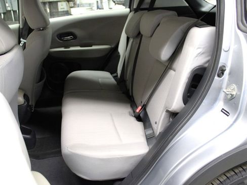 Used 2017 Honda HR-V LX image 18