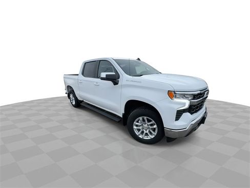 Used 2023 Chevrolet Silverado 1500 LT image 2
