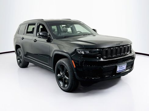 Used 2023 Jeep Grand Cherokee L Laredo AWD/4WD image 3