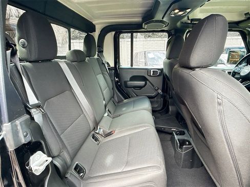 Used 2022 Jeep Gladiator Sport image 31