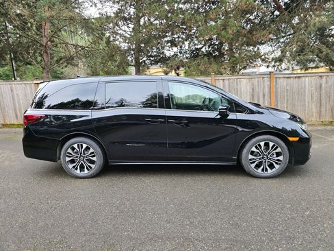 New 2026 Honda Odyssey Elite image 2
