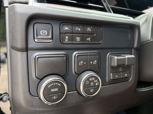 Used 2026 Chevrolet Tahoe High Country RWD image 17