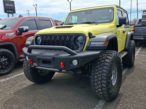 Used 2024 Jeep Wrangler Willys image 2