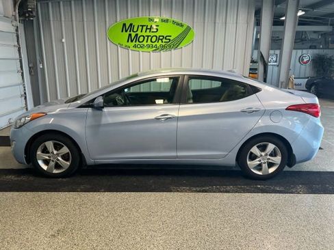 Used 2012 Hyundai Elantra GLS w/ Preferred Pkg 3 image 5