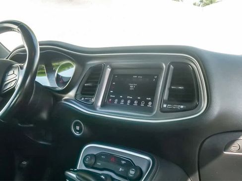 Used 2021 Dodge Challenger SXT image 12