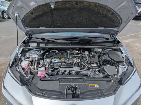 Used 2025 Toyota Prius LE FWD image 34