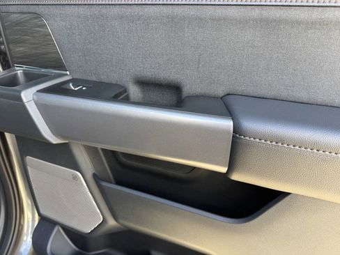 Used 2025 Ford F150 Lightning Lariat image 9