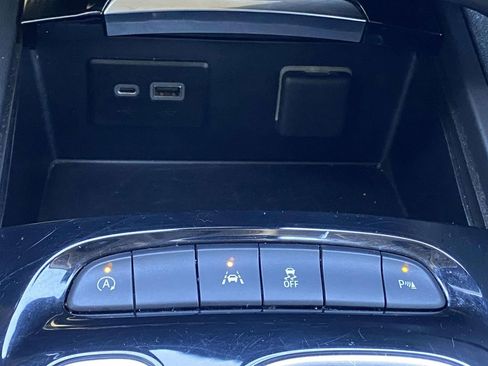 Used 2023 Buick Envision Essence image 28