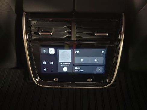 Used 2024 Rivian R1T Adventure AWD/4WD image 28