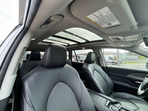 Used 2024 Toyota Grand Highlander AWD image 26