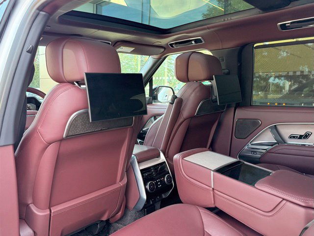 Certified 2024 Land Rover Range Rover Autobiography AWD/4WD image 31