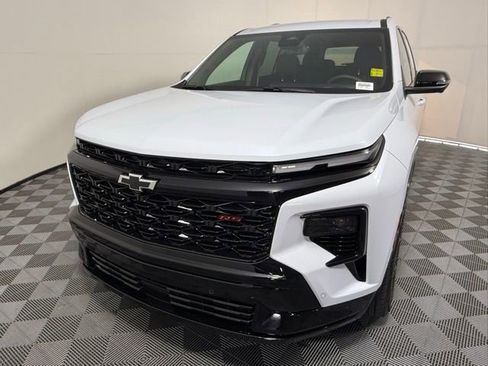 Used 2026 Chevrolet Traverse RS w/ LPO, Floor Liner Package image 2