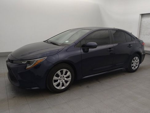 Used 2022 Toyota Corolla LE image 2